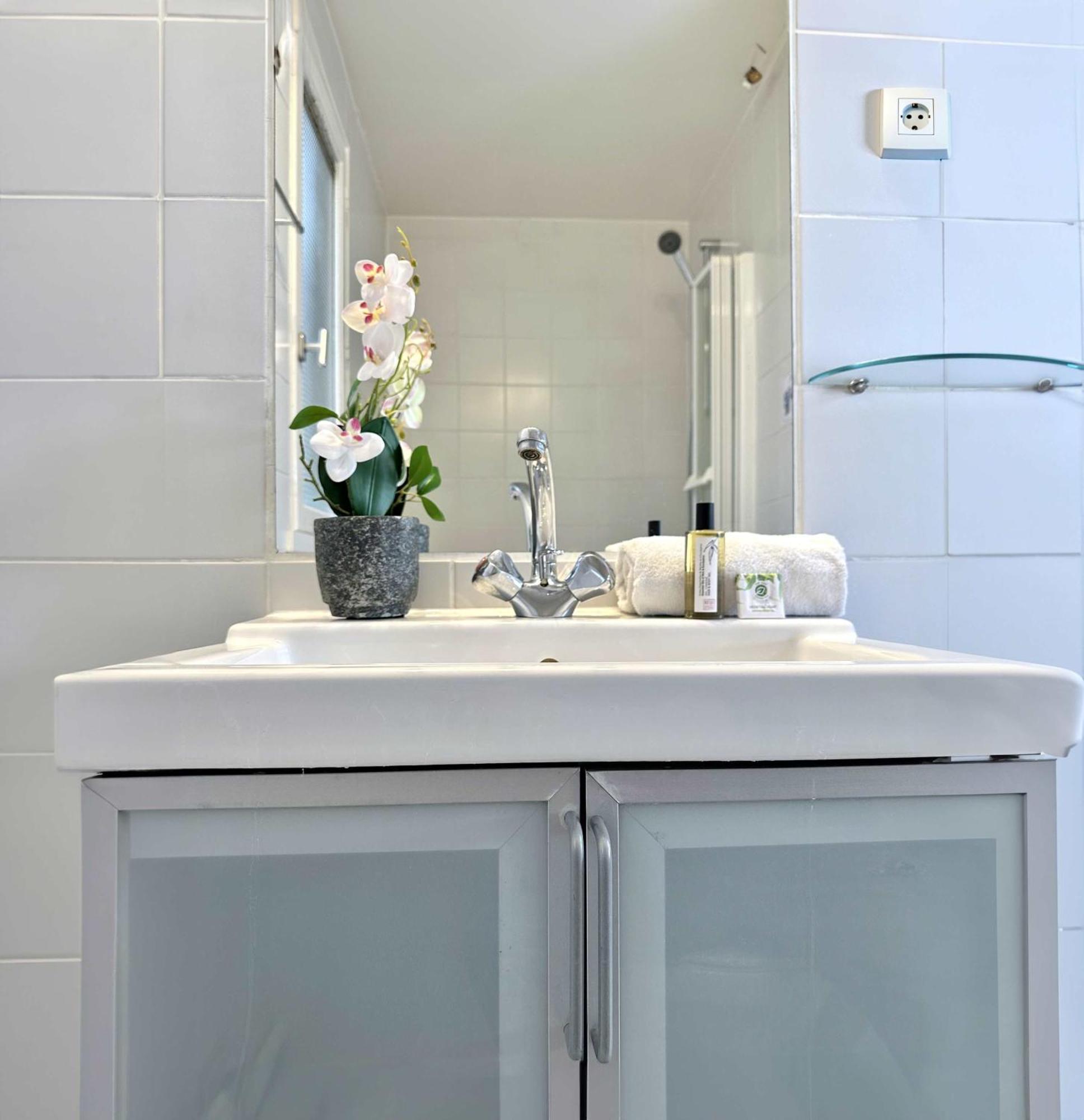 Beautiful Calm Studio In Le Marais Paris Bagian luar foto