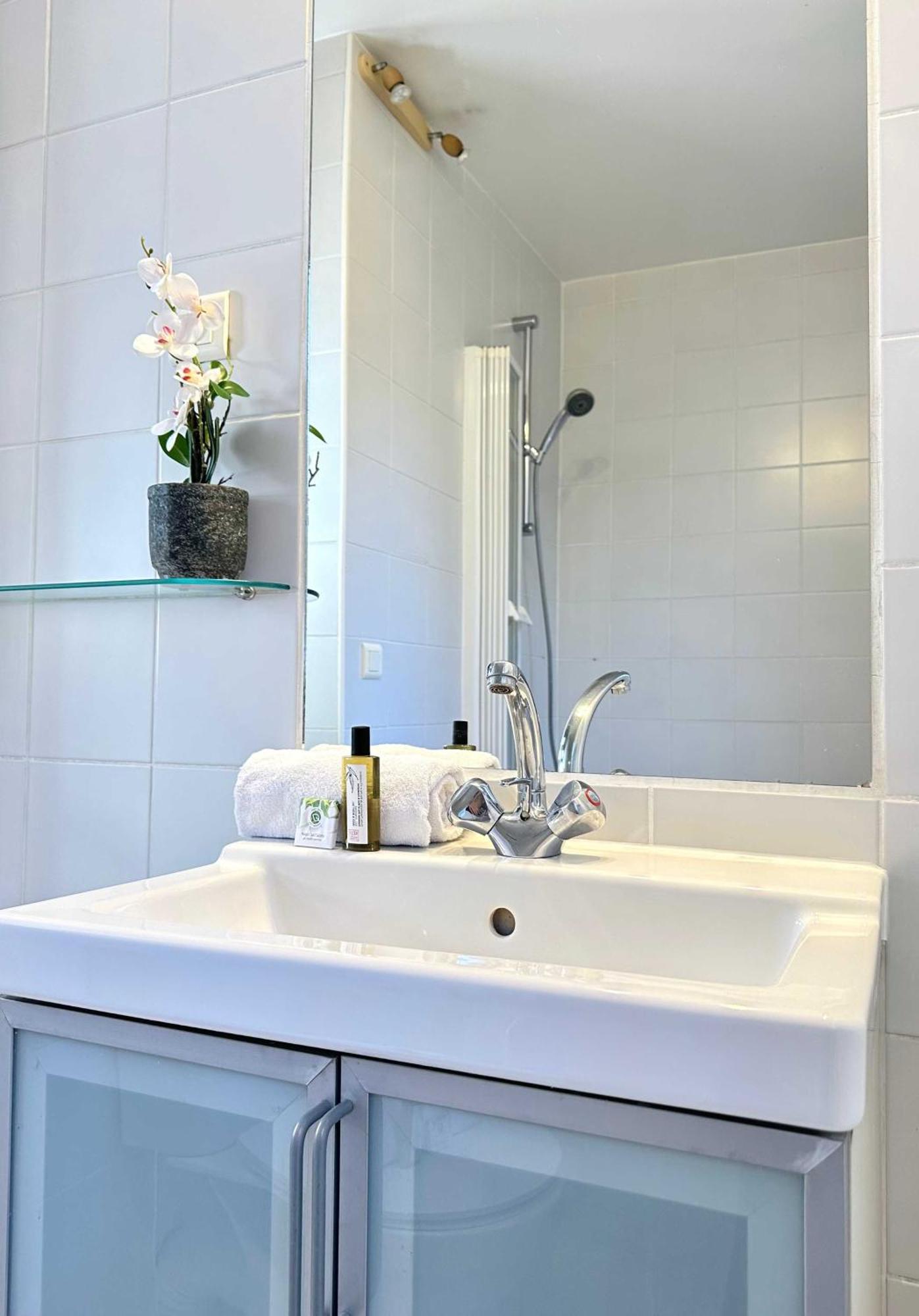 Beautiful Calm Studio In Le Marais Paris Bagian luar foto